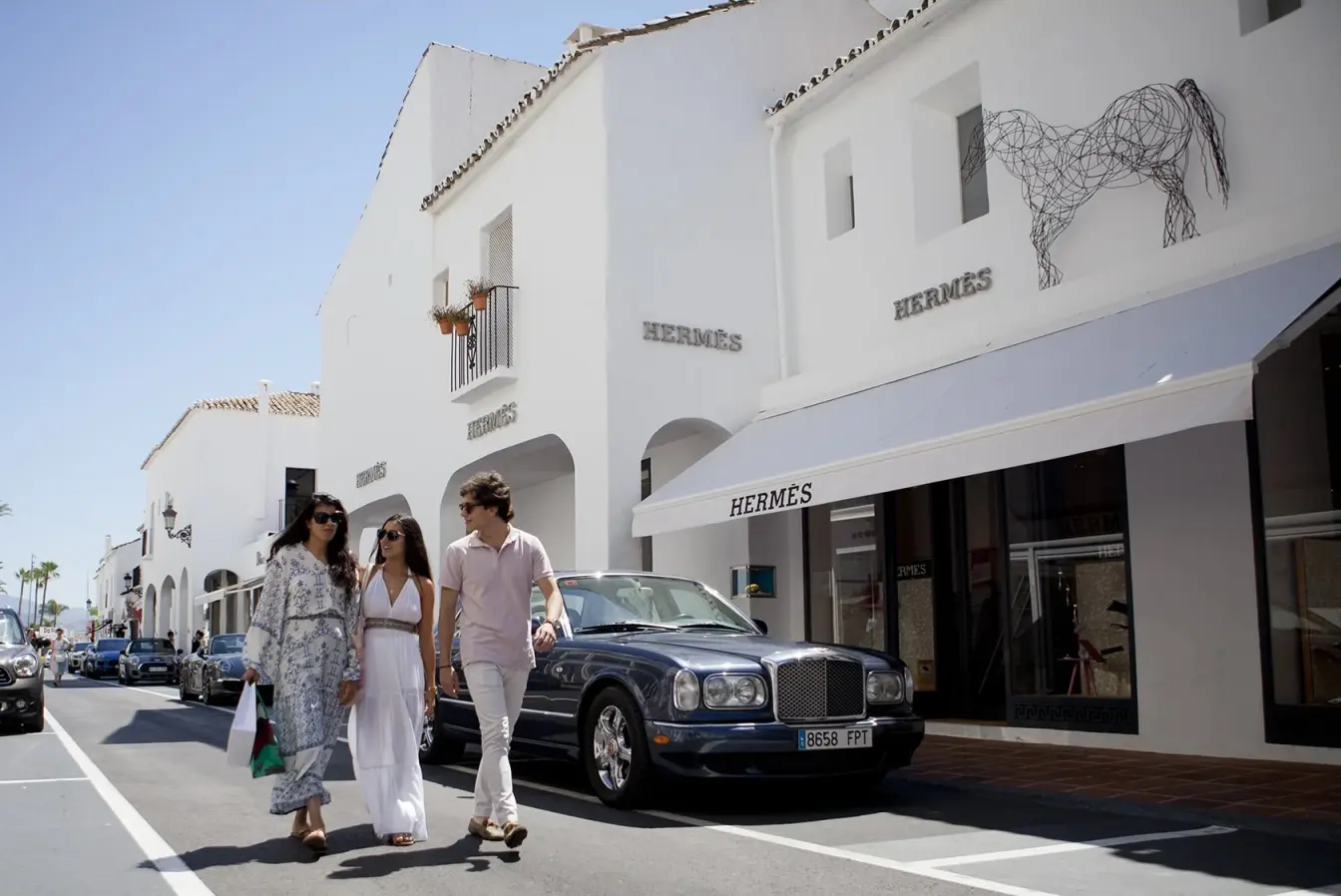 Luxury shopping Puerto Banús
